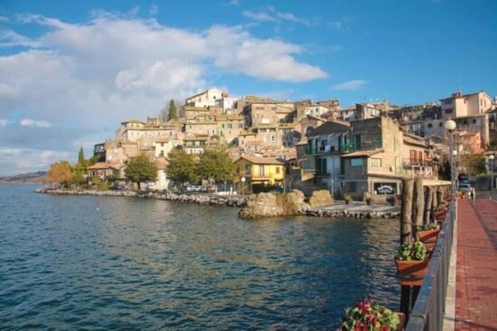 Casa Vacanze Gli Oleandri Браччано Экстерьер фото